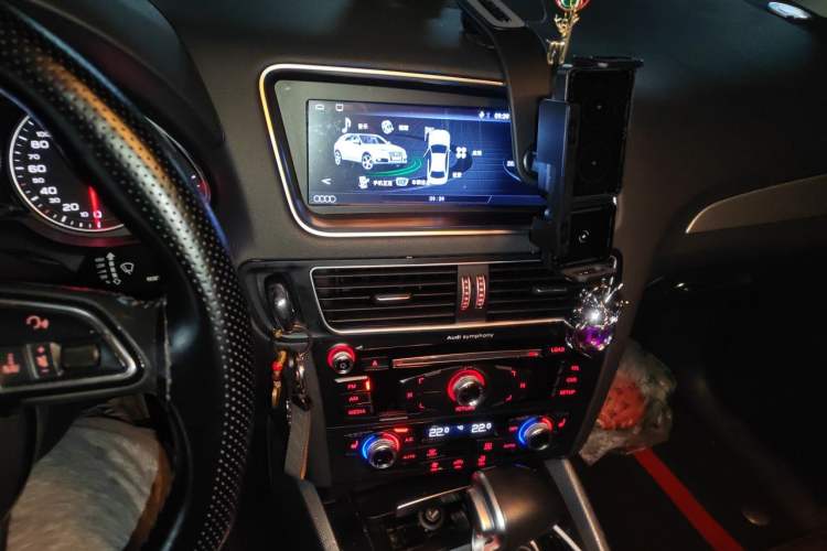 Used Audi Q5 2016 40 TFSI Technology Edition Audio And AC Panel
