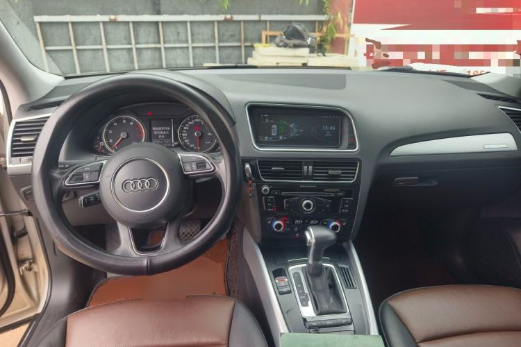 Used Audi Q5 2016 40 TFSI Technology Edition Center Console