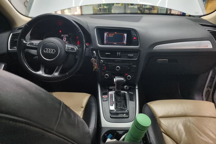 Used Audi Q5 2016 40 TFSI Technology Edition Center Console