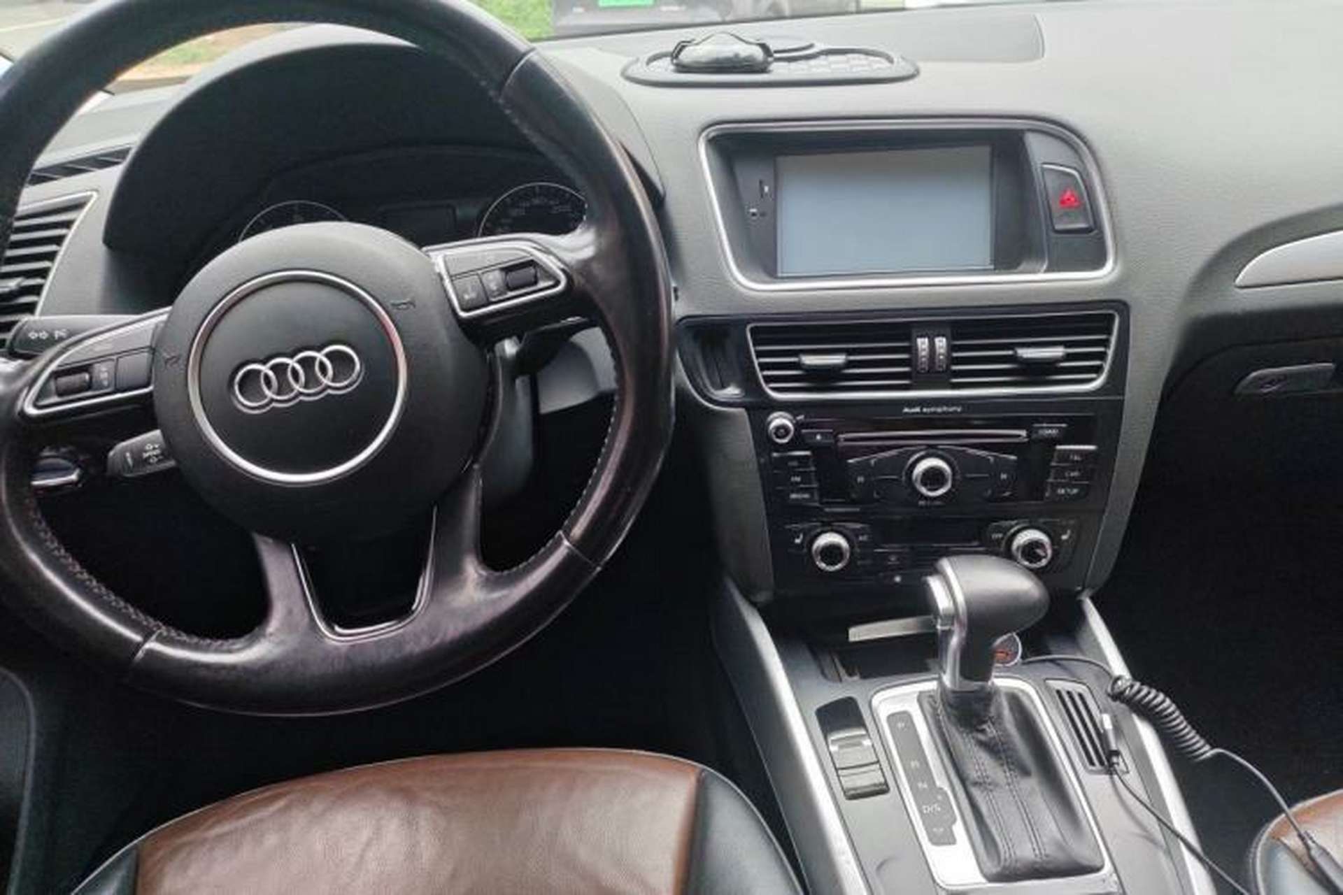 Used Audi Q5 2016 40 TFSI Technology Edition Center Console