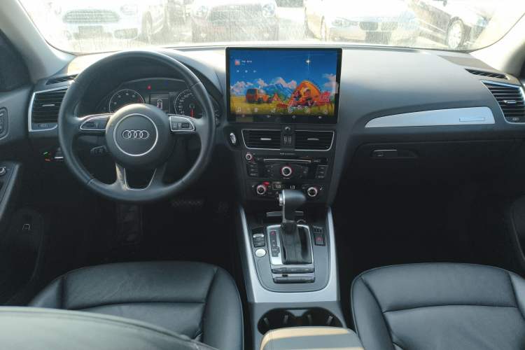 Used Audi Q5 2016 40 TFSI Technology Edition Center Console