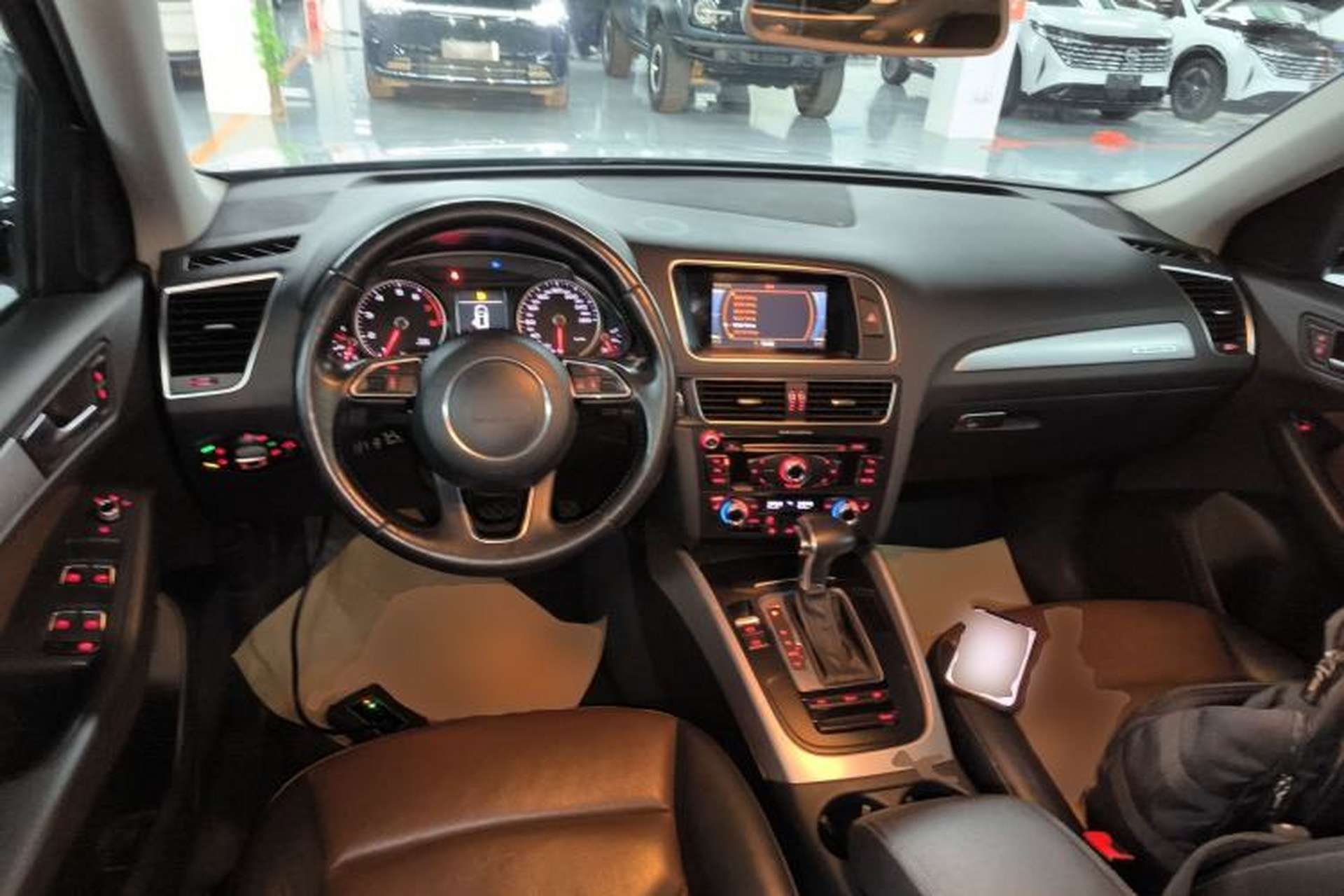 Used Audi Q5 2016 40 TFSI Technology Edition Center Console