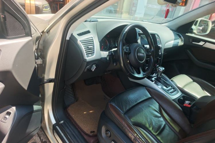 Used Audi Q5 2016 40 TFSI Technology Edition Driver Seat