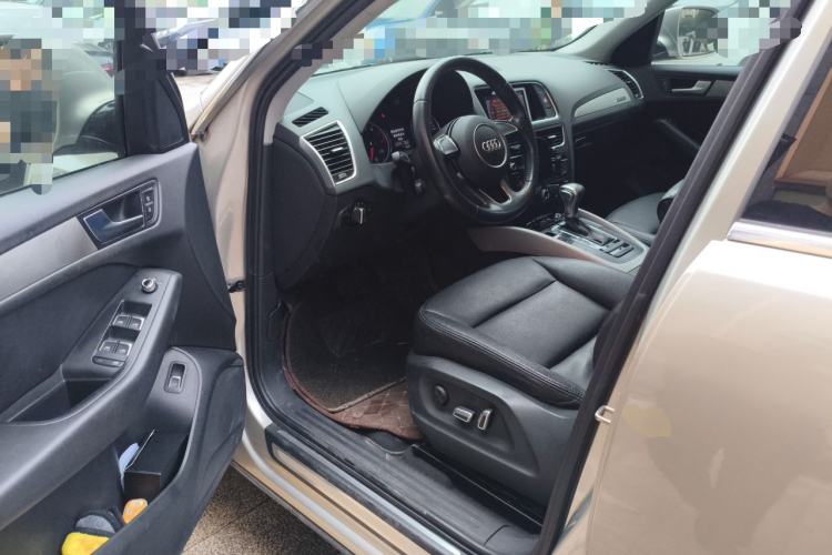 Used Audi Q5 2016 40 TFSI Trendy Edition Driver Seat