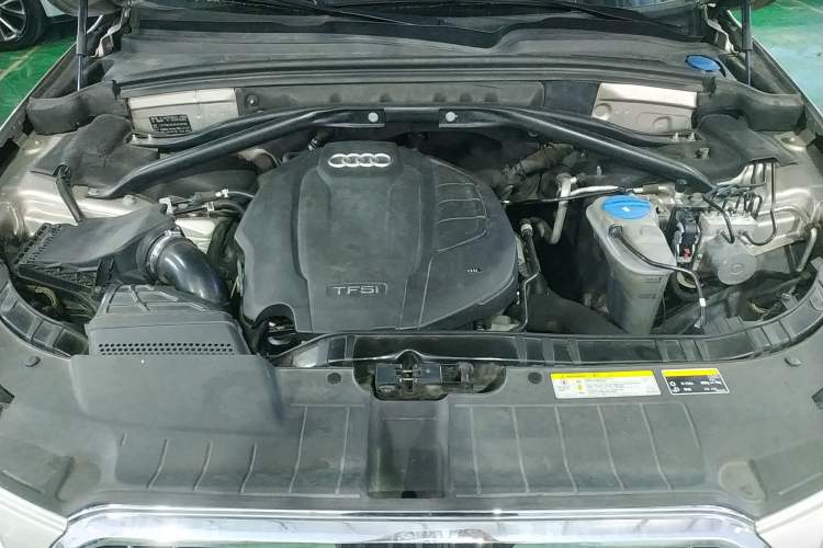 Used Audi Q5 2016 40 TFSI Trendy Edition Engine Bay