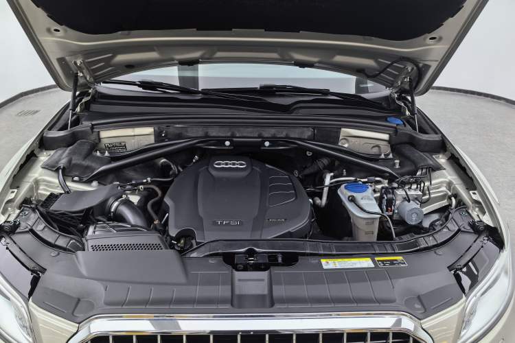 Used Audi Q5 2016 40 TFSI Trendy Edition Engine Bay