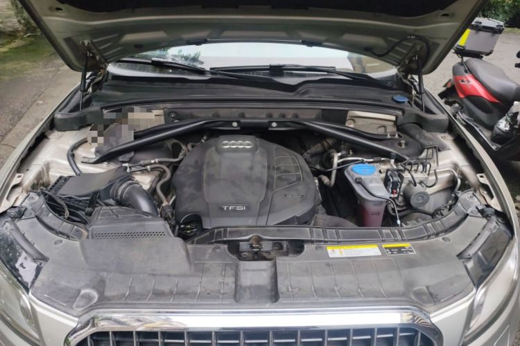 Used Audi Q5 2016 40 TFSI Technology Edition Engine Bay