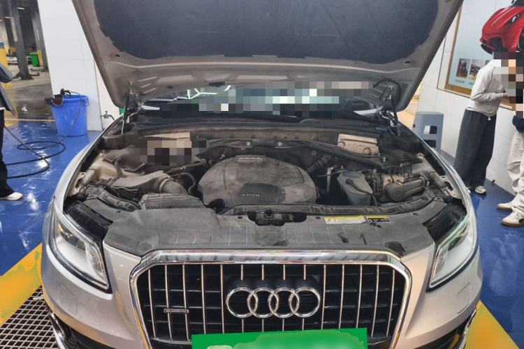 Used Audi Q5 2016 40 TFSI Technology Edition Engine Bay