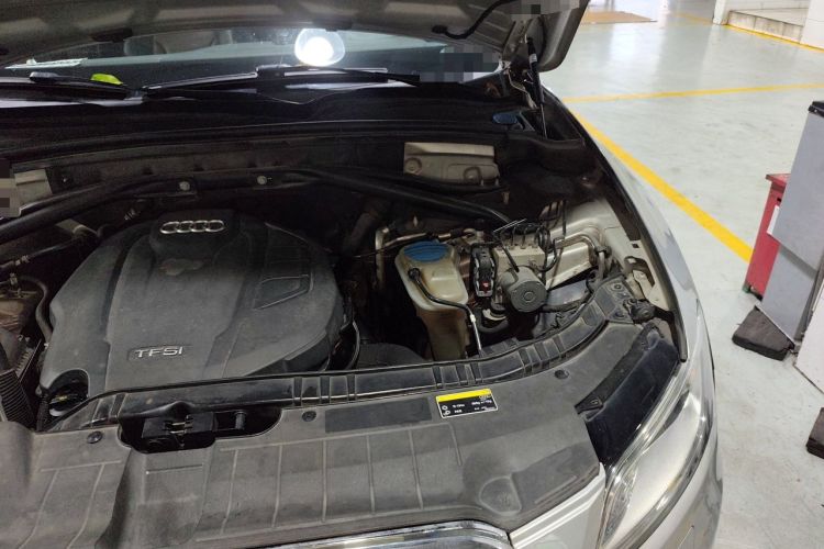Used Audi Q5 2016 40 TFSI Comfort Model Engine Bay Left