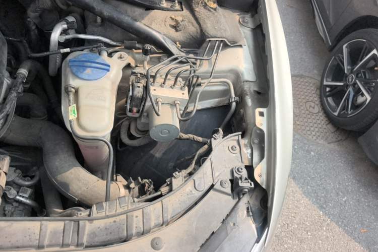 Used Audi Q5 2016 40 TFSI Technology Edition Engine Bay Left