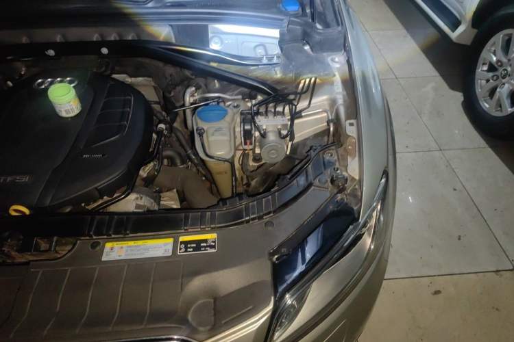 Used Audi Q5 2016 40 TFSI Technology Edition Engine Bay Left