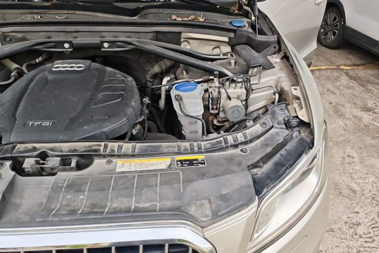 Used Audi Q5 2016 40 TFSI Technology Edition Engine Bay Left