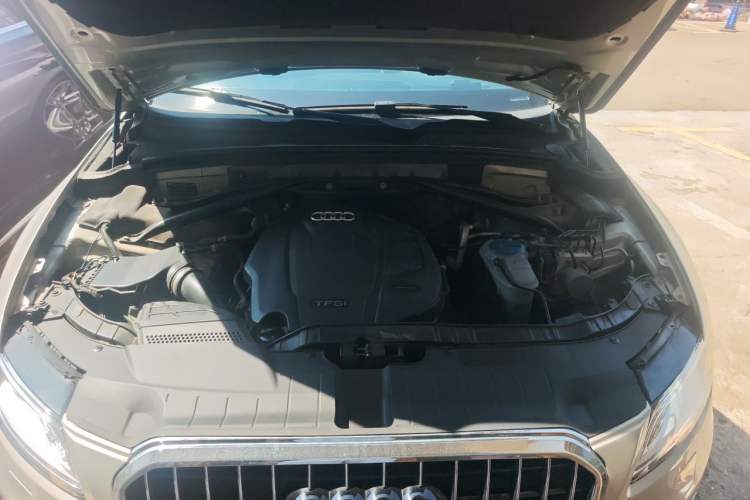 Used Audi Q5 2016 40 TFSI Technology Edition Engine Bay