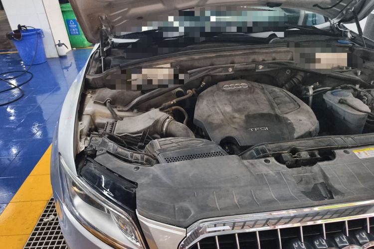 Used Audi Q5 2016 40 TFSI Technology Edition Engine Bay Right