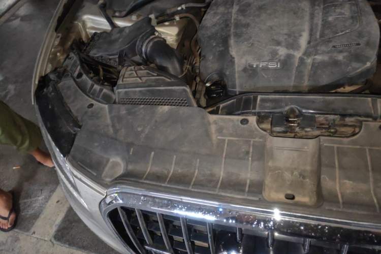 Used Audi Q5 2016 40 TFSI Technology Edition Engine Bay Right
