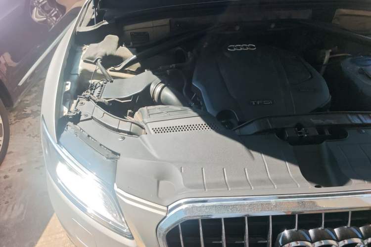Used Audi Q5 2016 40 TFSI Technology Edition Engine Bay Right