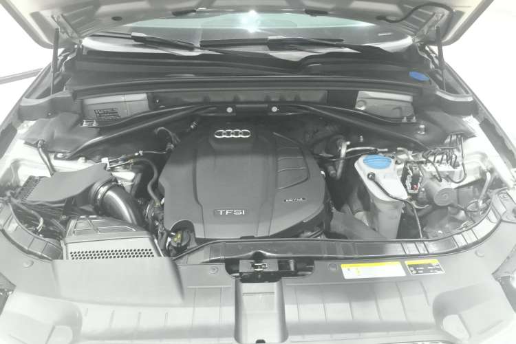 Used Audi Q5 2016 40 TFSI Trendy Edition Engine Bay
