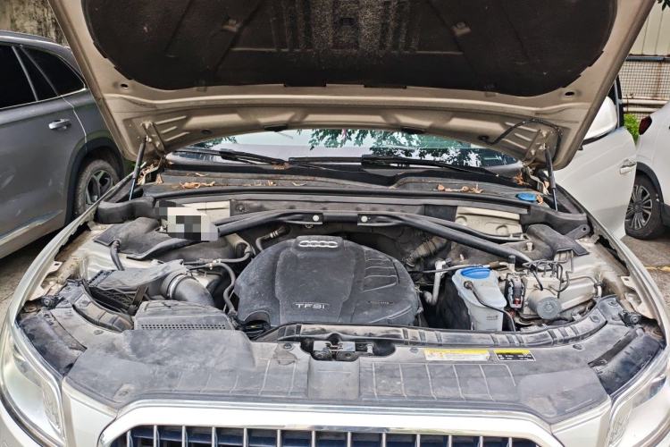 Used Audi Q5 2016 40 TFSI Technology Edition Engine Bay