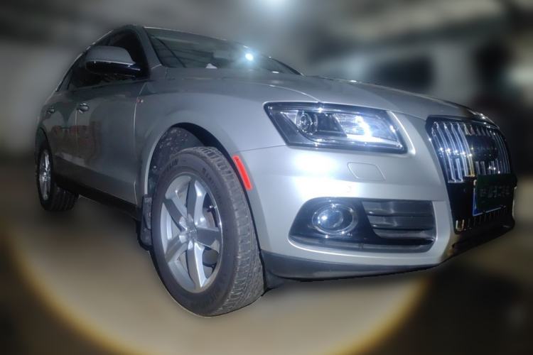 Used Audi Q5 2016 40 TFSI Technology Edition Front Right 45 Deg