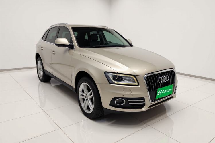Used Audi Q5 2016 40 TFSI Technology Edition Front Right 45 Deg