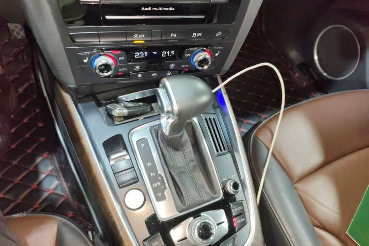 Used Audi Q5 2016 40 TFSI Comfort Model Gear Lever