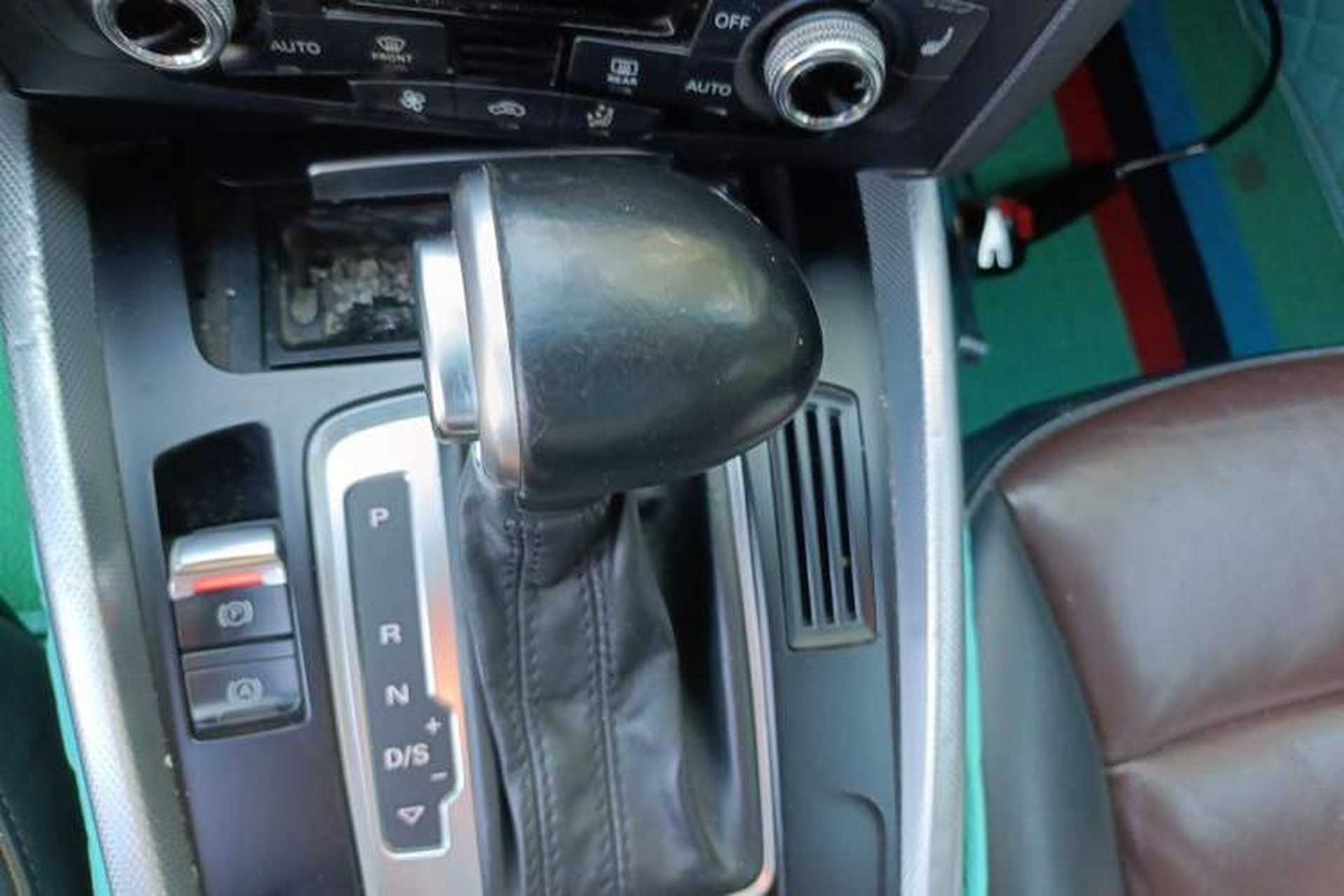 Used Audi Q5 2016 40 TFSI Technology Edition Gear Lever
