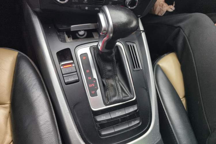 Used Audi Q5 2016 40 TFSI Technology Edition Gear Lever