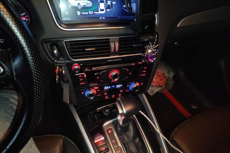 Used Audi Q5 2016 40 TFSI Technology Edition Gear Lever