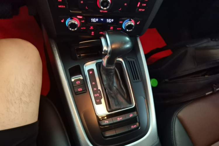 Used Audi Q5 2016 40 TFSI Technology Edition Gear Lever
