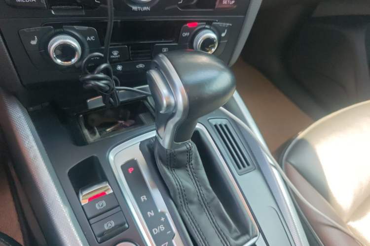 Used Audi Q5 2016 40 TFSI Technology Edition Gear Lever