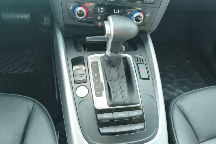 Used Audi Q5 2016 40 TFSI Technology Edition Gear Lever