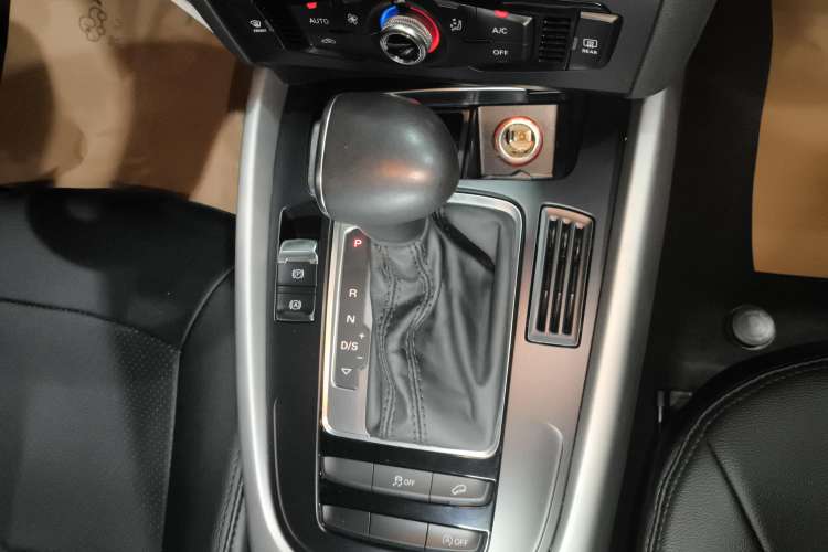 Used Audi Q5 2016 40 TFSI Trendy Edition Gear Lever