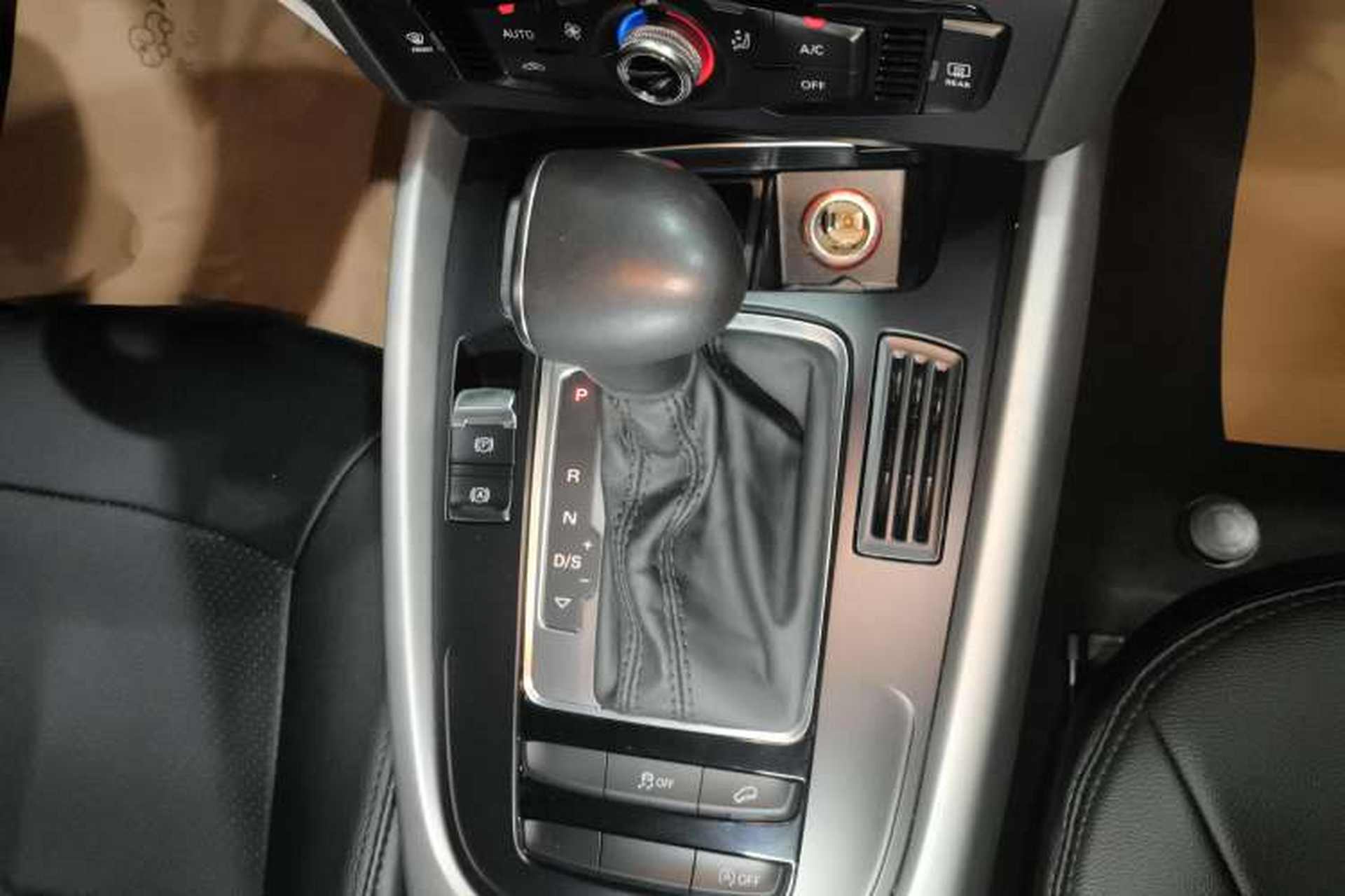 Used Audi Q5 2016 40 TFSI Trendy Edition Gear Lever