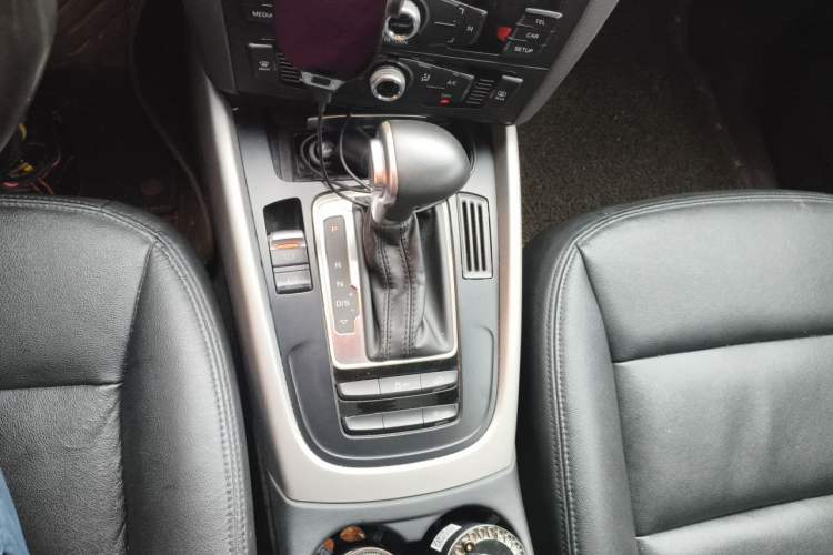 Used Audi Q5 2016 40 TFSI Trendy Edition Gear Lever