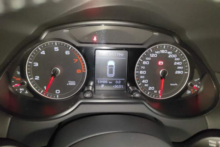 Used Audi Q5 2016 40 TFSI Technology Edition Instrument Cluster
