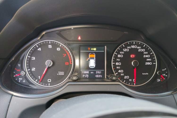 Used Audi Q5 2016 40 TFSI Technology Edition Instrument Cluster