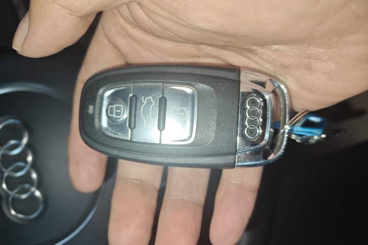 Used Audi Q5 2016 40 TFSI Technology Edition Interior 1