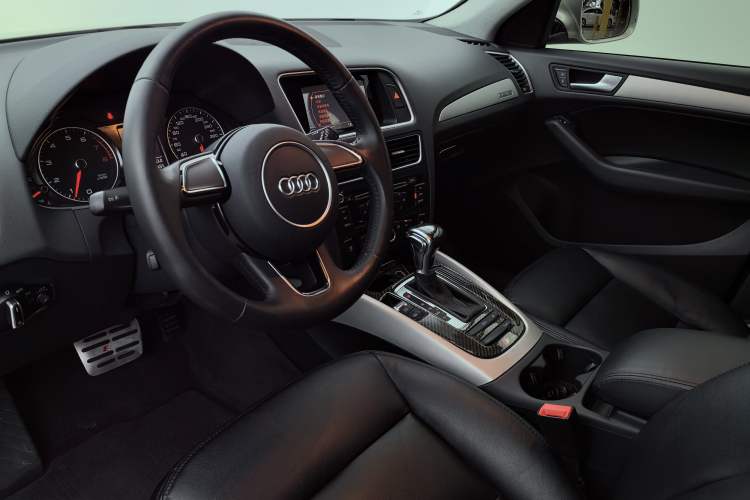 Used Audi Q5 2016 40 TFSI Trendy Edition Interior 2