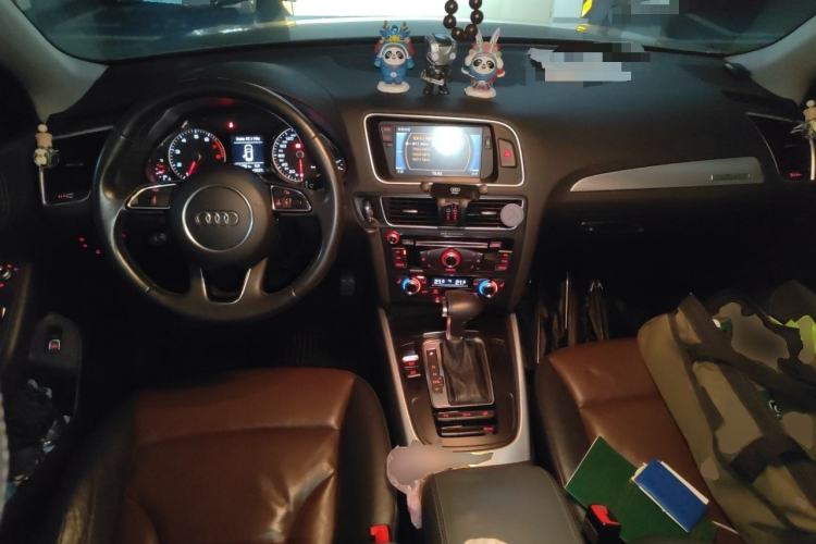 Used Audi Q5 2016 40 TFSI Technology Edition Interior 2
