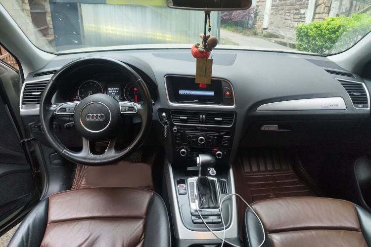 Used Audi Q5 2016 40 TFSI Technology Edition Interior 2