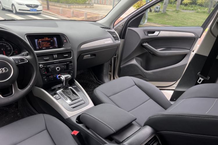 Used Audi Q5 2016 40 TFSI Trendy Edition Interior 3