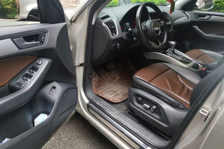 Used Audi Q5 2016 40 TFSI Technology Edition Interior 3