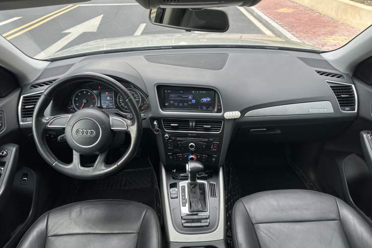 Used Audi Q5 2016 40 TFSI Trendy Edition Interior 4