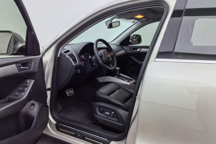 Used Audi Q5 2016 40 TFSI Trendy Edition Interior 5