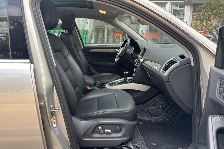 Used Audi Q5 2016 40 TFSI Trendy Edition Interior 8
