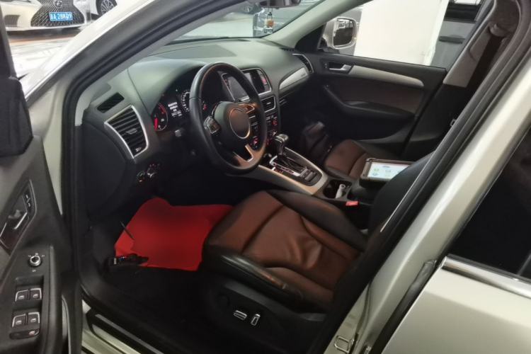 Used Audi Q5 2016 40 TFSI Technology Edition Left Front Seat
