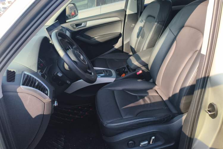 Used Audi Q5 2016 40 TFSI Technology Edition Left Front Seat