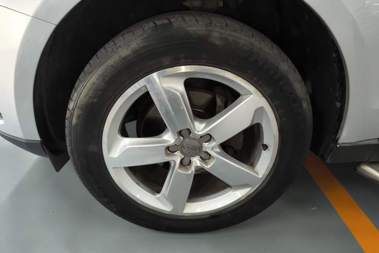 Used Audi Q5 2016 40 TFSI Technology Edition Left Front Wheel Hub