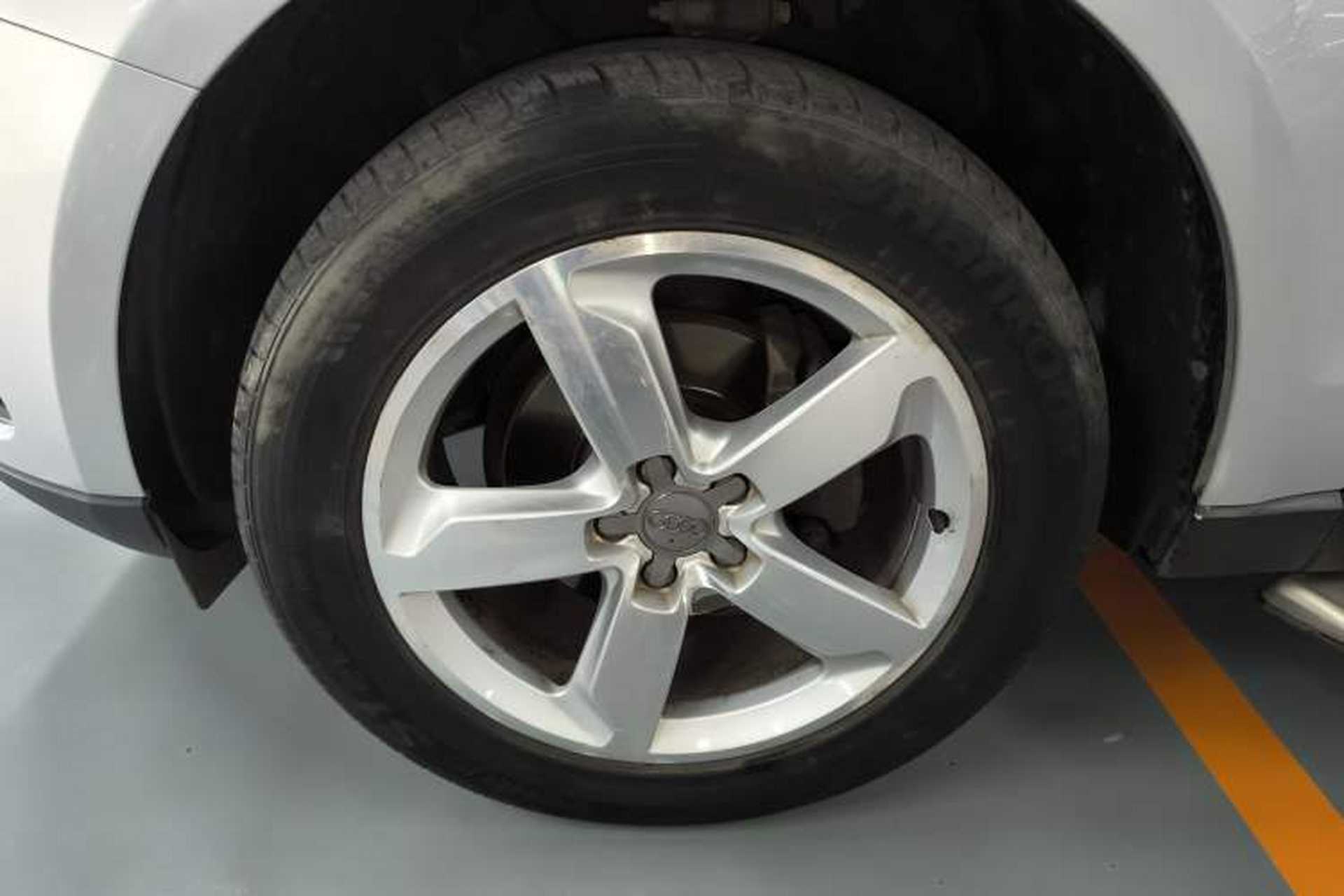 Used Audi Q5 2016 40 TFSI Technology Edition Left Front Wheel Hub