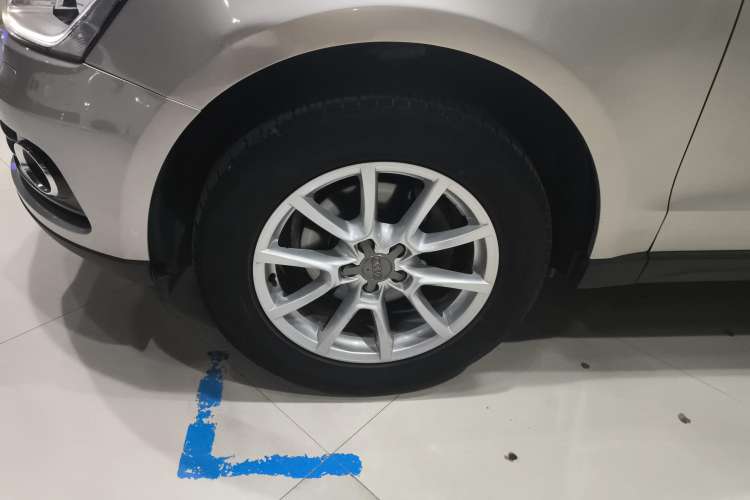 Used Audi Q5 2016 40 TFSI Trendy Edition Left Front Wheel Hub